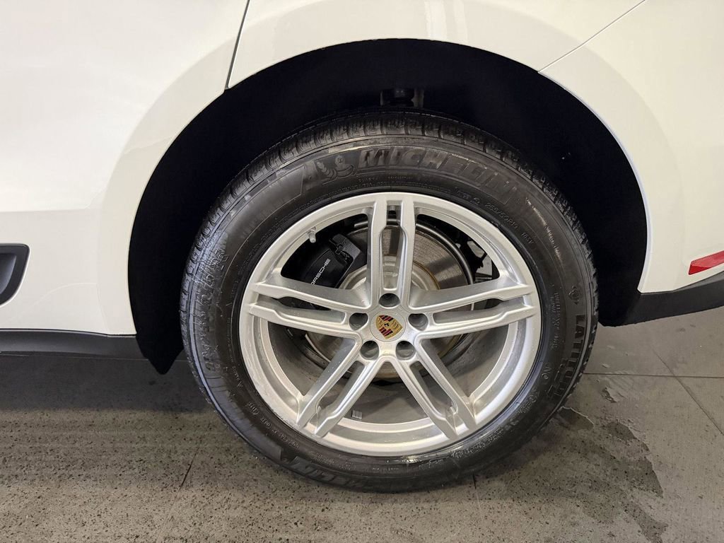 New 2026 Porsche Macan AWD/4WD image 12