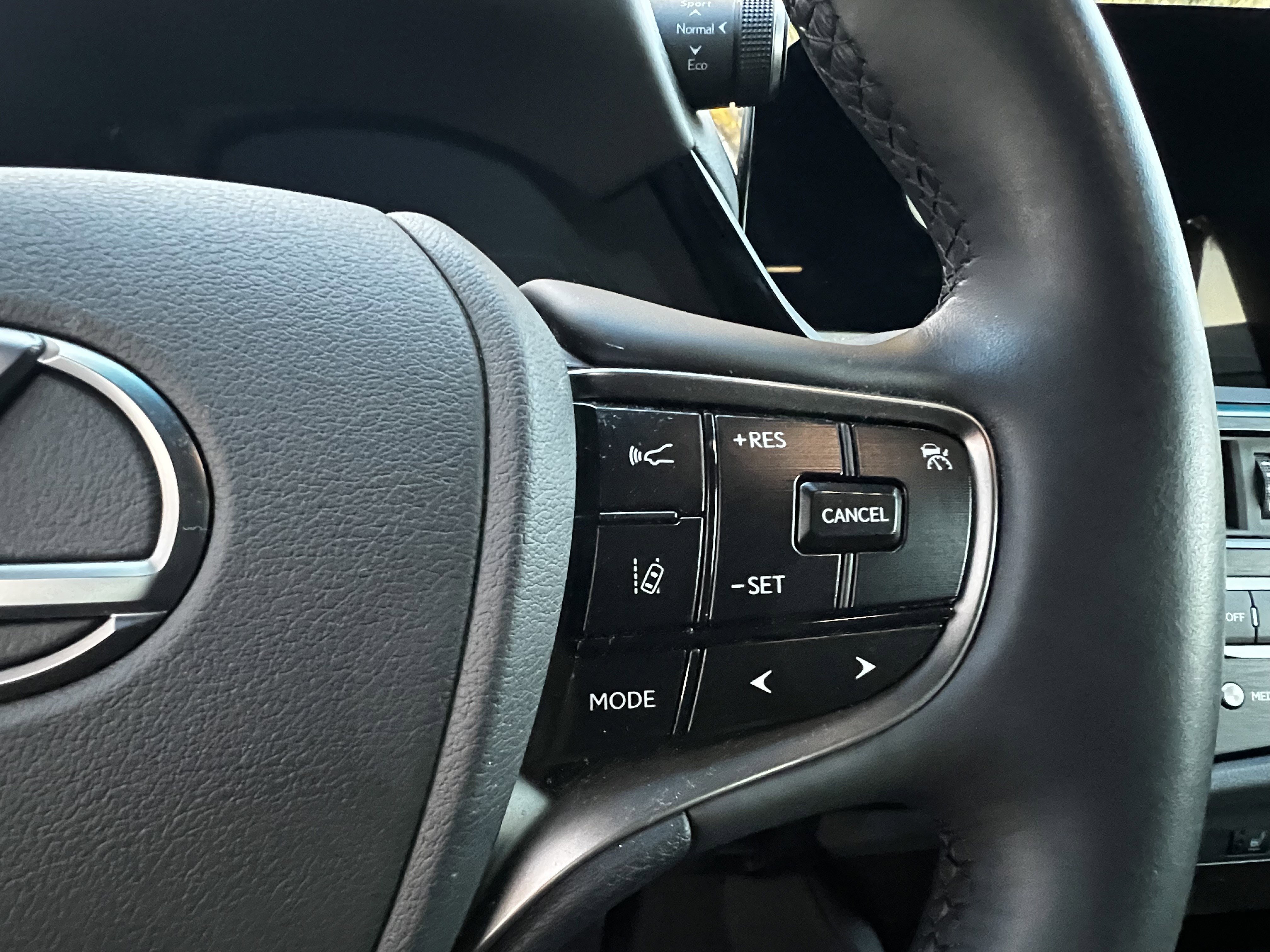 Used 2024 Lexus ES 350 w/ Premium Package image 19