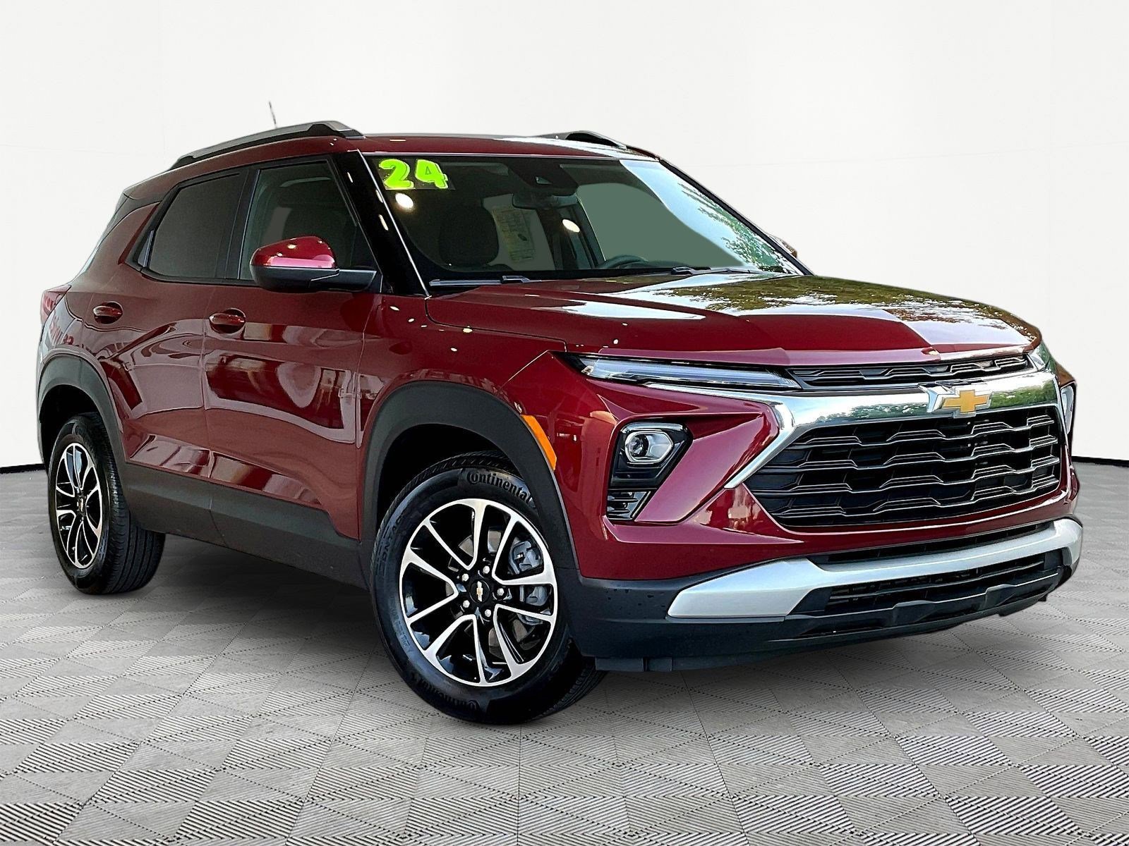Used 2024 Chevrolet TrailBlazer LT FWD image 3