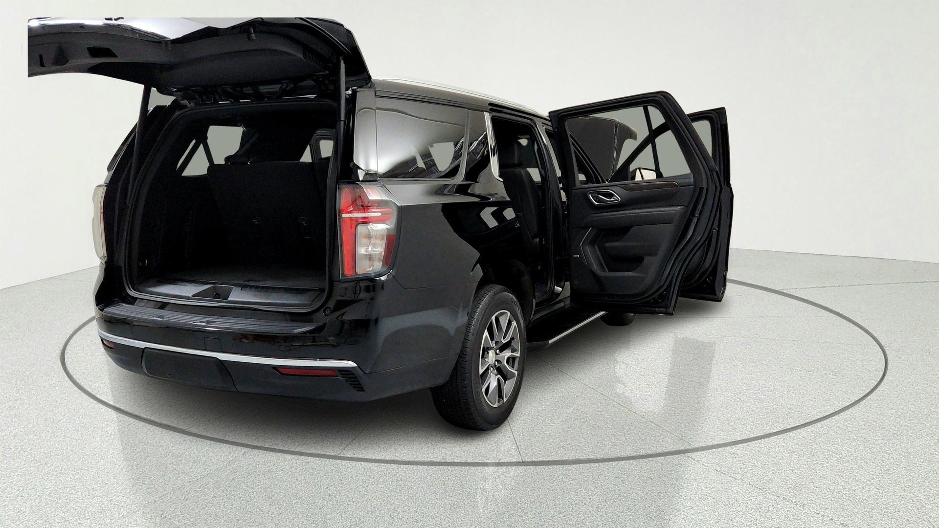 Certified 2023 Chevrolet Tahoe LT w/ Luxury Package AWD/4WD image 12