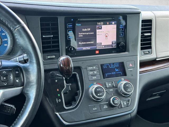 Used 2015 Toyota Sienna XLE image 15