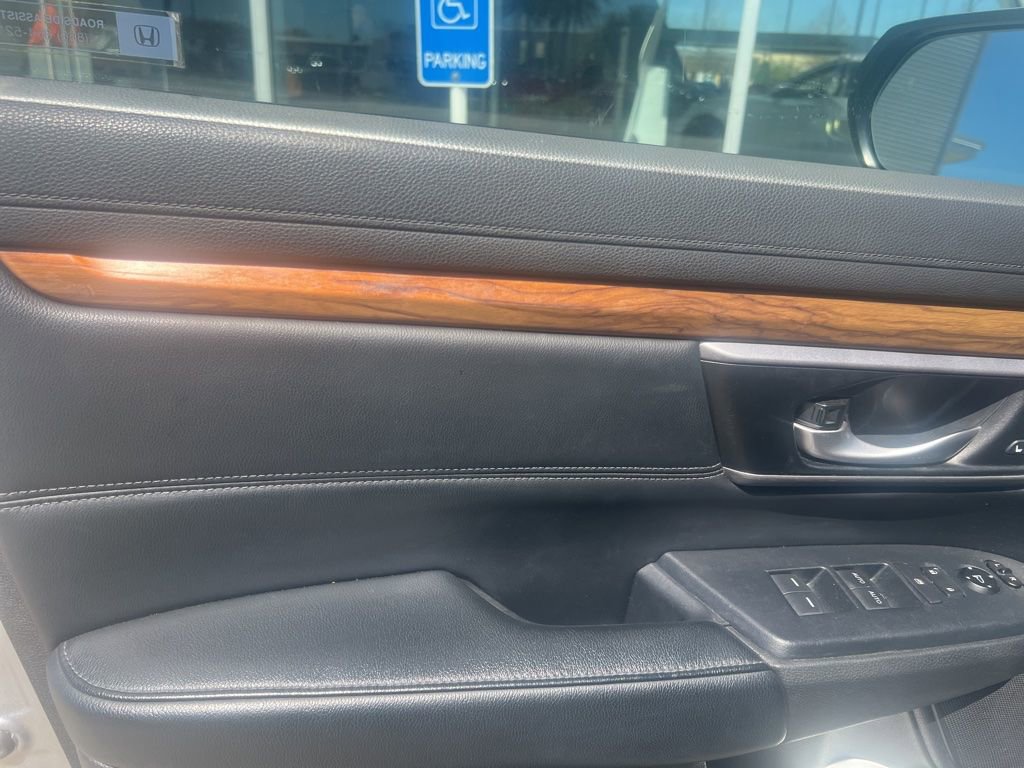 Used 2017 Honda CR-V Touring image 5