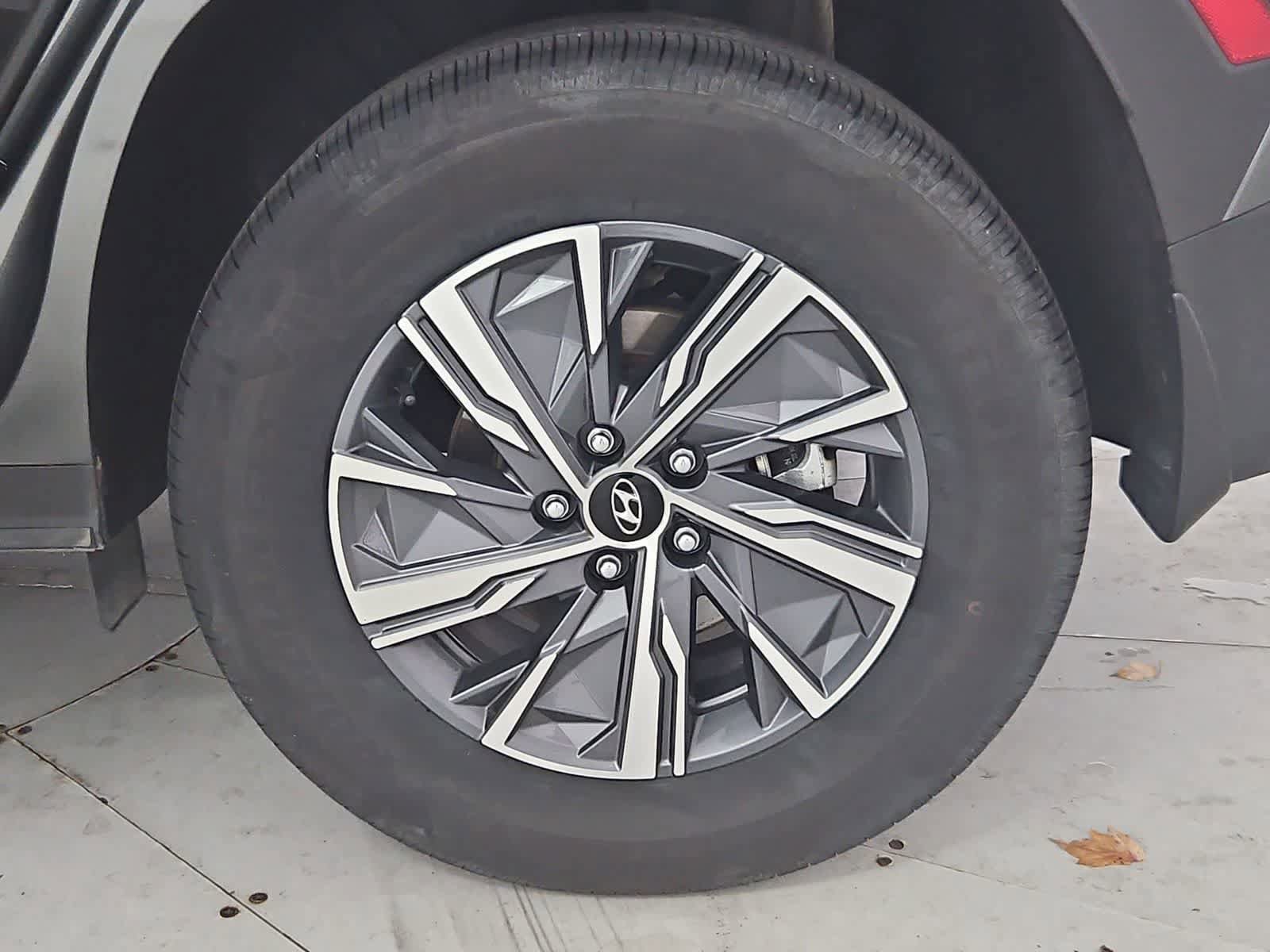 Used 2024 Hyundai Tucson Blue image 13