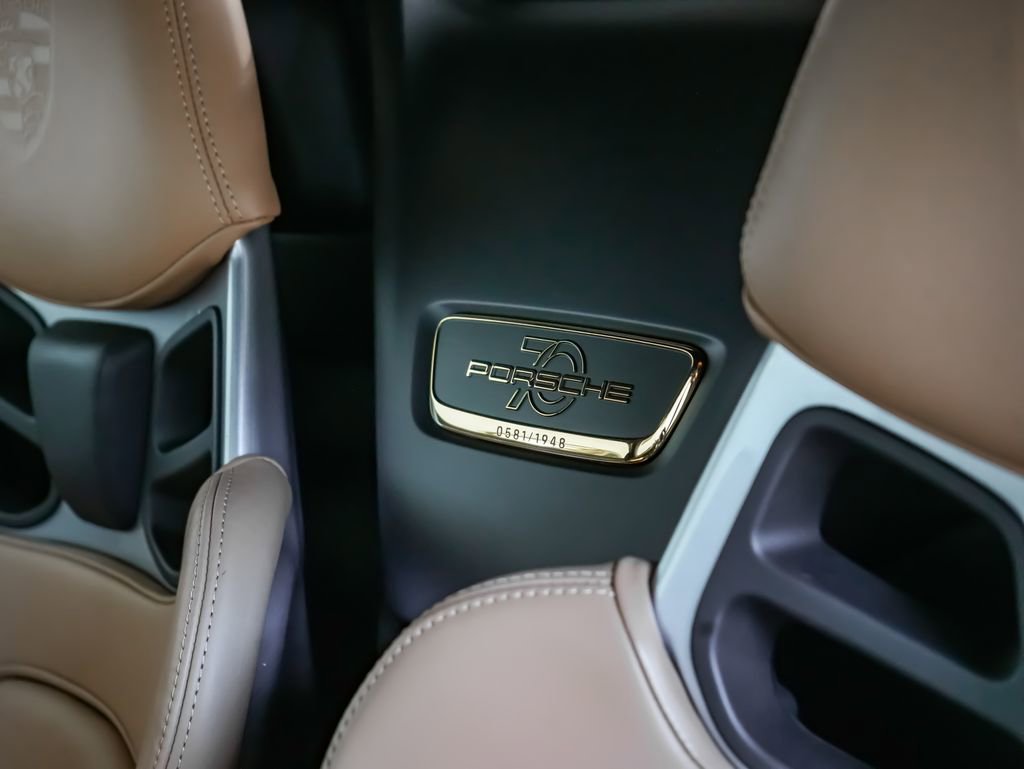 Certified 2019 Porsche 911 Speedster image 16