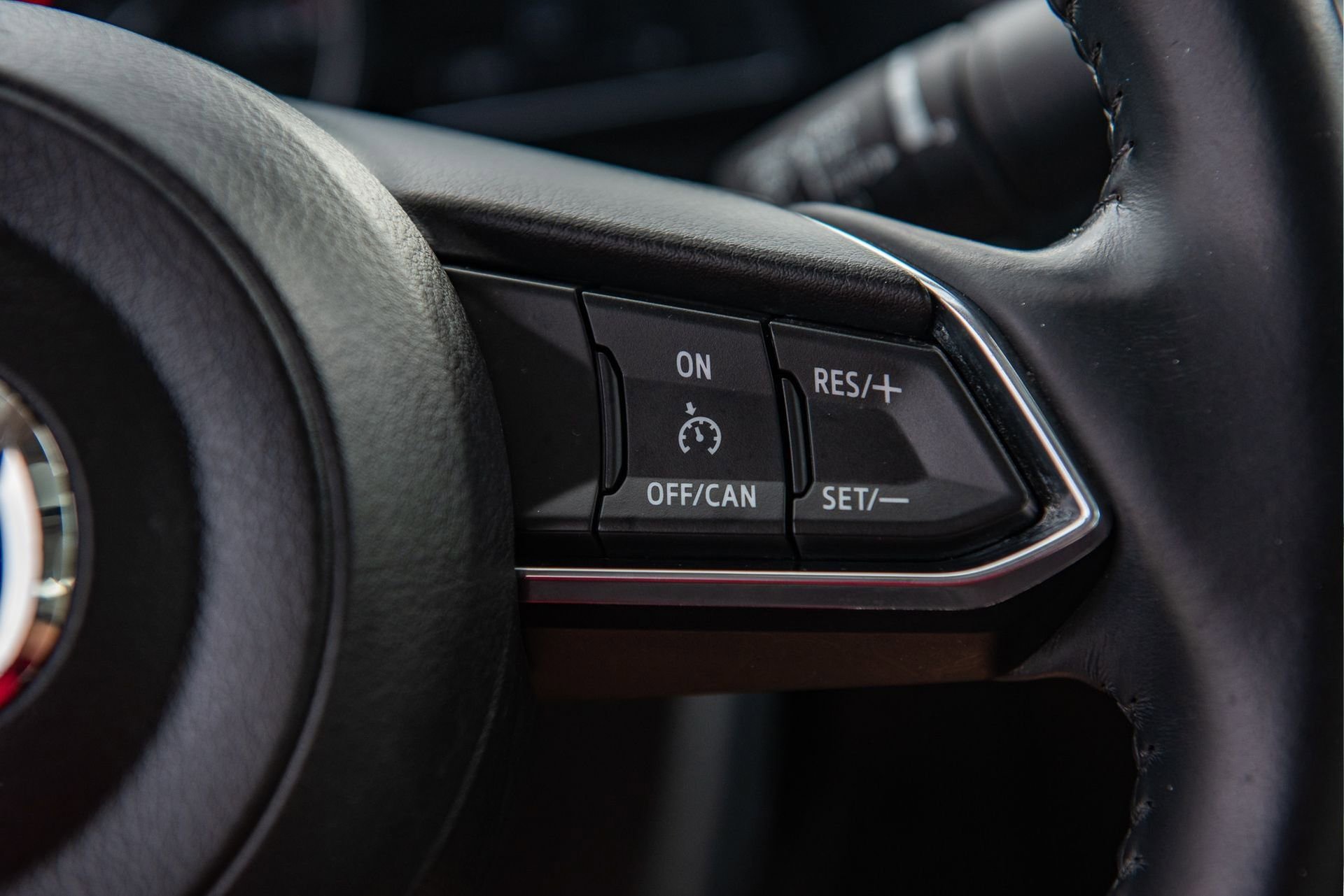 Used 2018 MAZDA MAZDA3 Grand Touring image 25