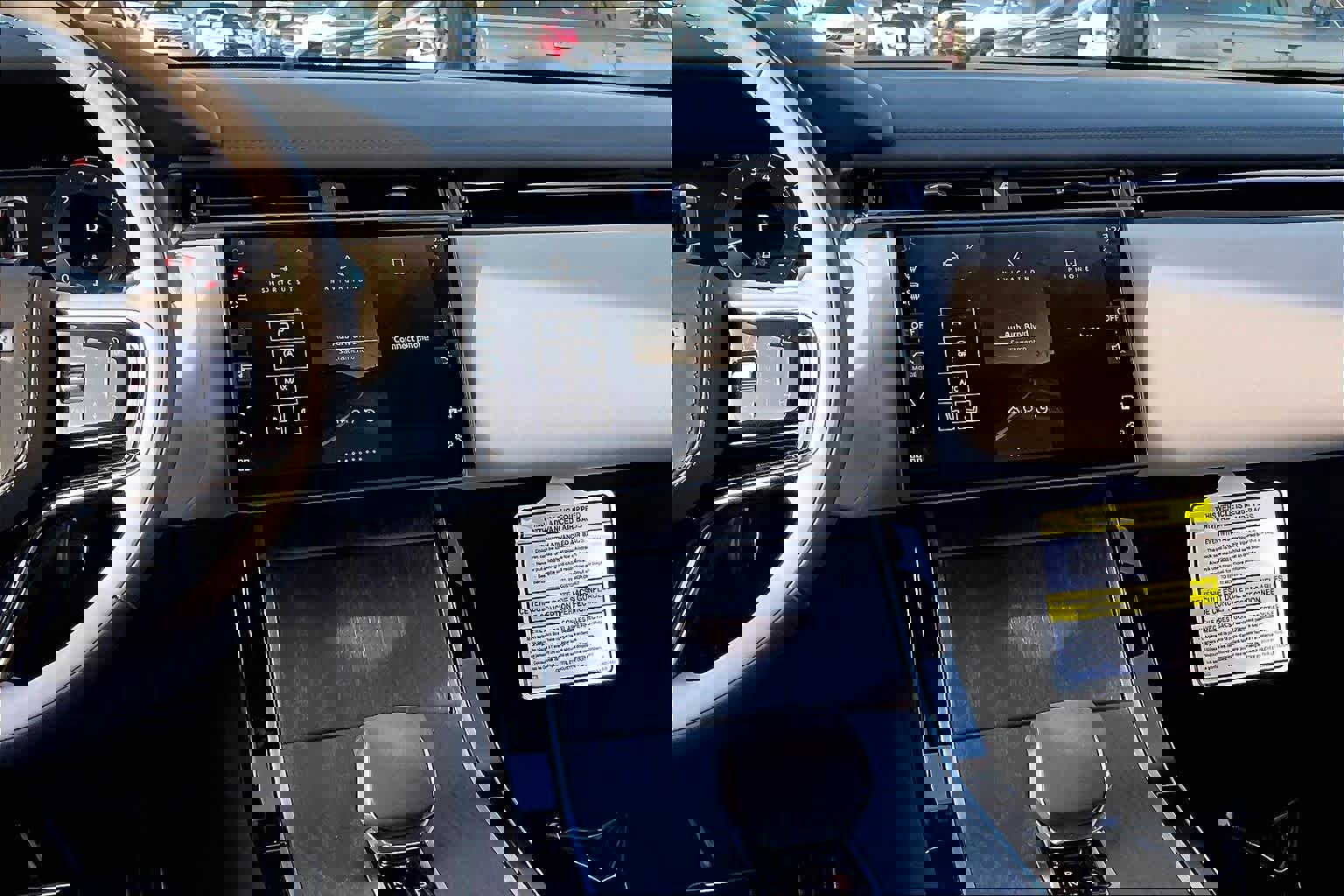 New 2026 Land Rover Range Rover Velar Dynamic SE image 9