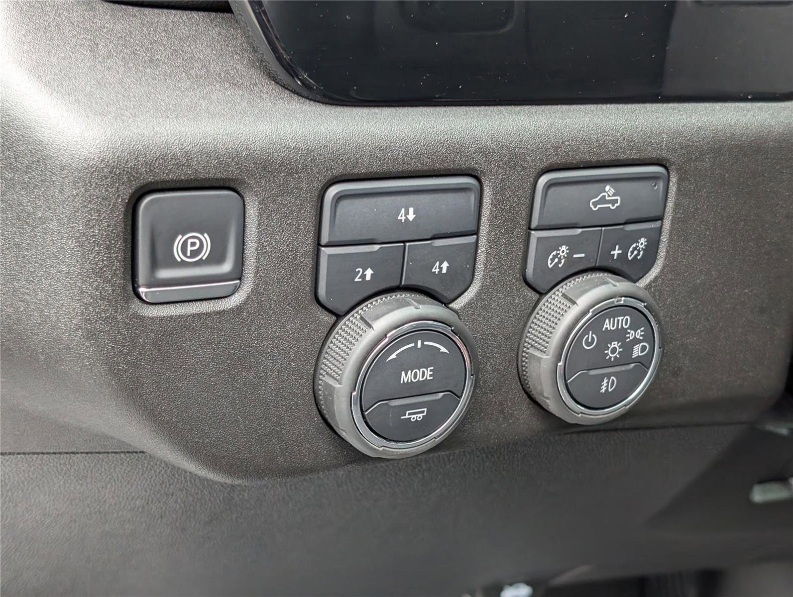 Used 2025 Chevrolet Silverado 2500 LT w/ Convenience Package AWD/4WD image 21