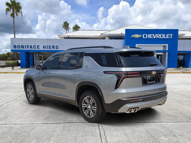 Used 2026 Chevrolet Traverse LT w/ Driver Confidence Package FWD image 3