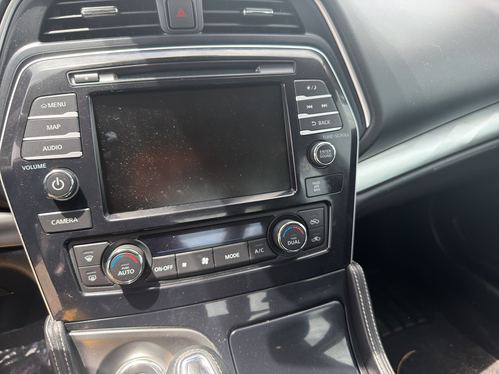 Used 2023 Nissan Maxima SV w/ Floor Mat Group FWD image 11