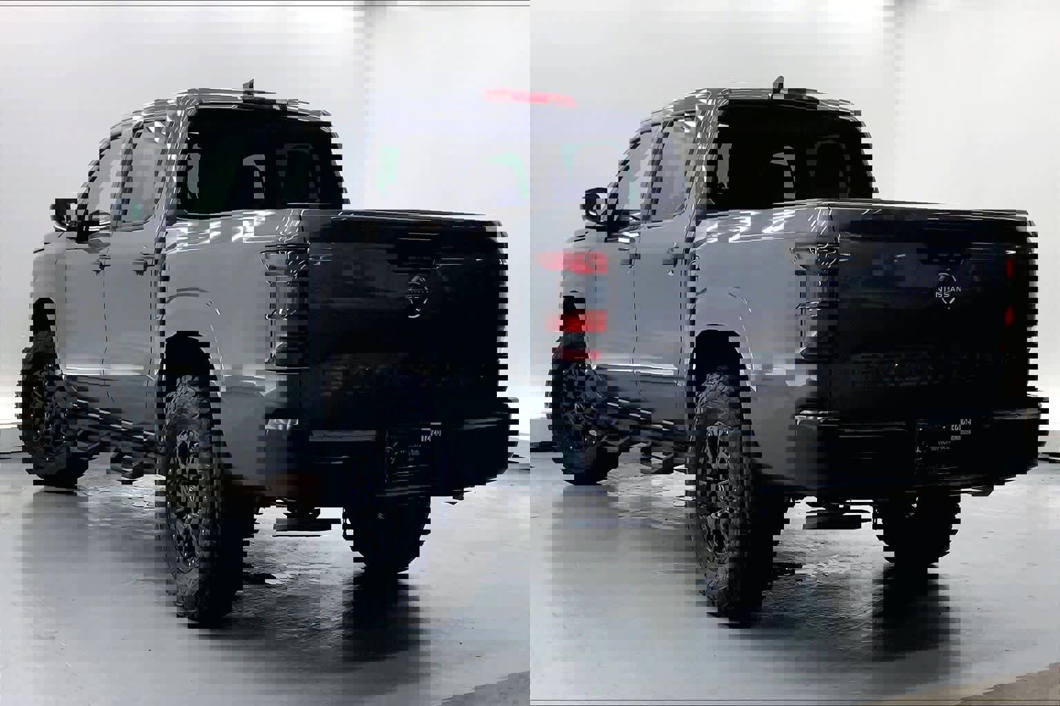 Used 2024 Nissan Frontier S image 2