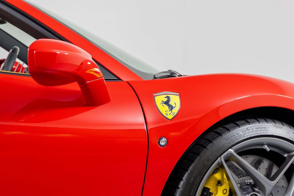 Used 2022 Ferrari F8 Tributo RWD image 22