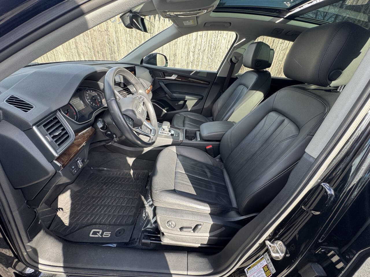 Used 2020 Audi Q5 2.0T Premium w/ Convenience Package image 27