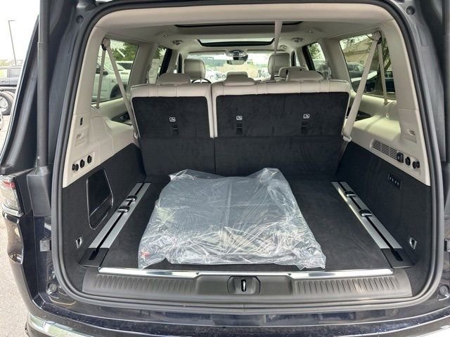 New 2024 Jeep Grand Wagoneer L 4WD w/ Flexible Seating Group image 26