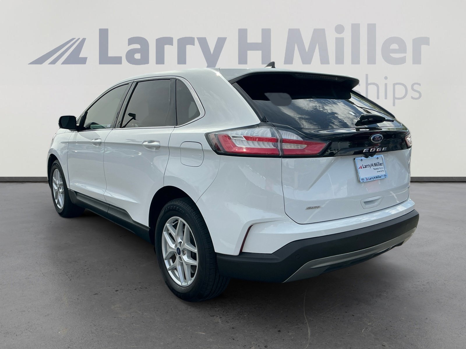 Used 2022 Ford Edge SEL AWD/4WD image 3