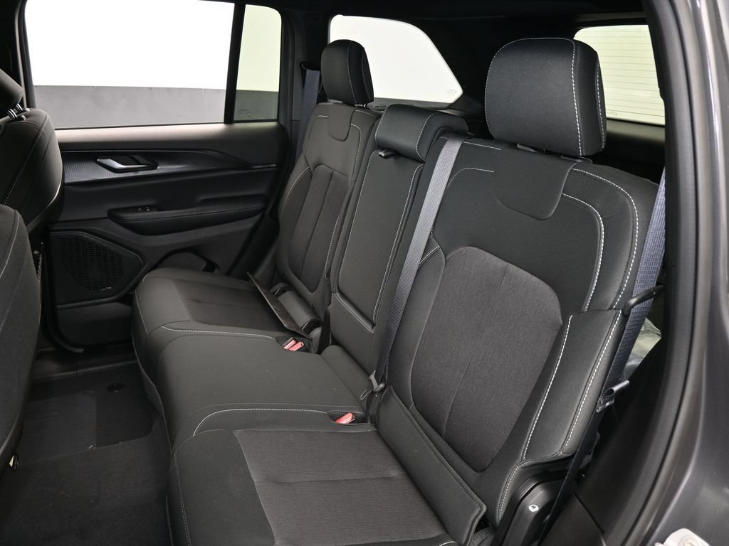 New 2026 Jeep Grand Cherokee Laredo X AWD/4WD image 31