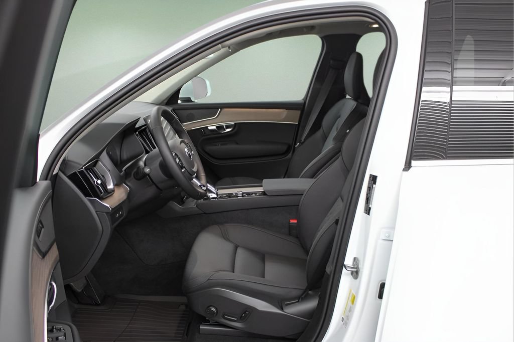 New 2025 Volvo XC90 T8 Core w/ Protection Package AWD/4WD image 14