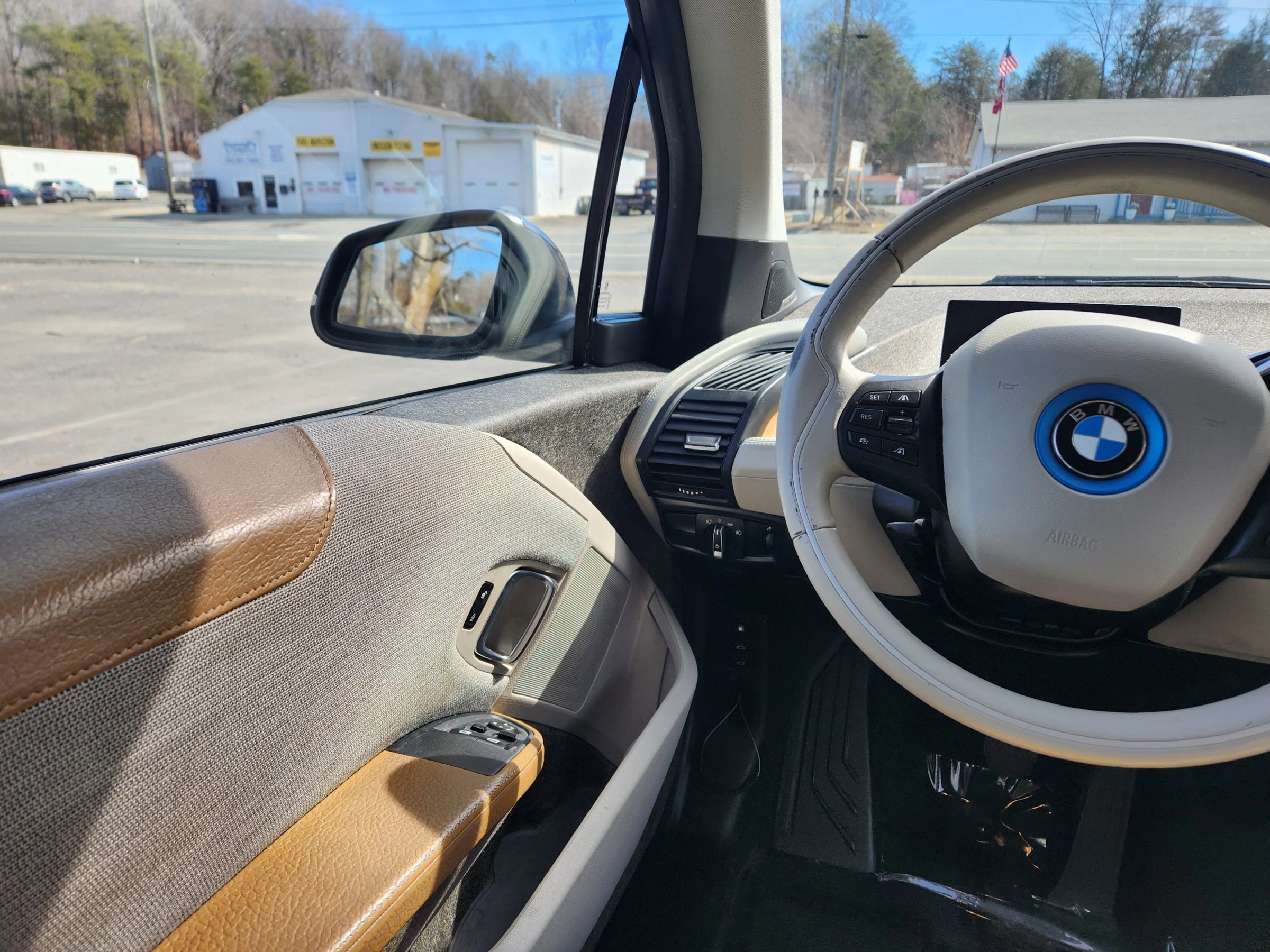 Used 2015 BMW i3 w/ Range Extender image 30