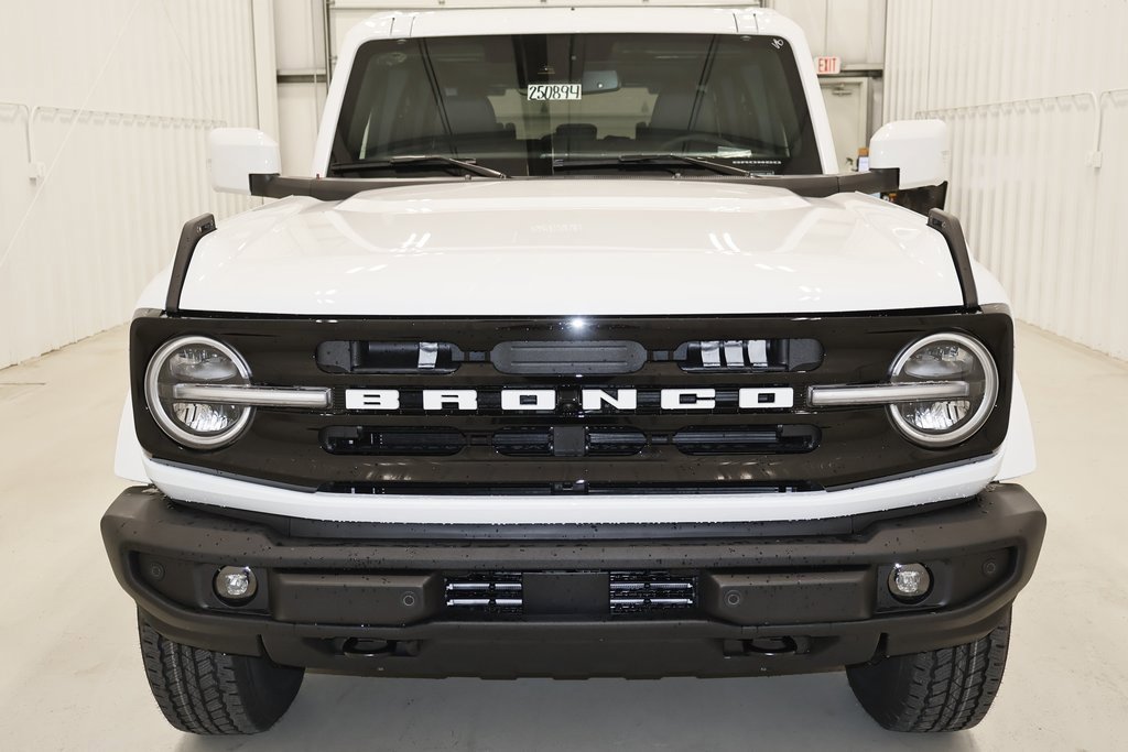 New 2025 Ford Bronco Outer Banks image 3
