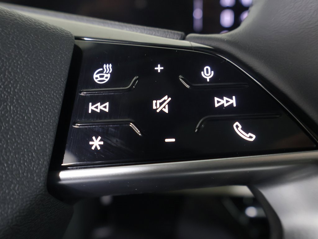 Used 2025 Audi Q6 e-tron Premium Plus image 32