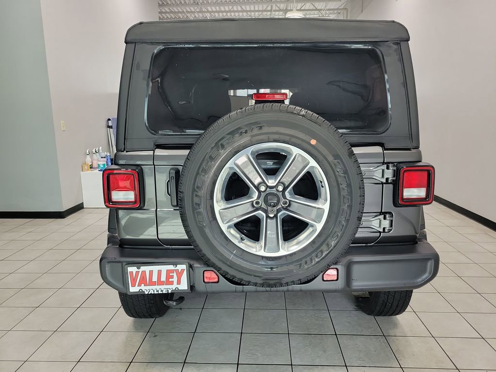 Certified 2022 Jeep Wrangler Unlimited Sahara AWD/4WD image 5
