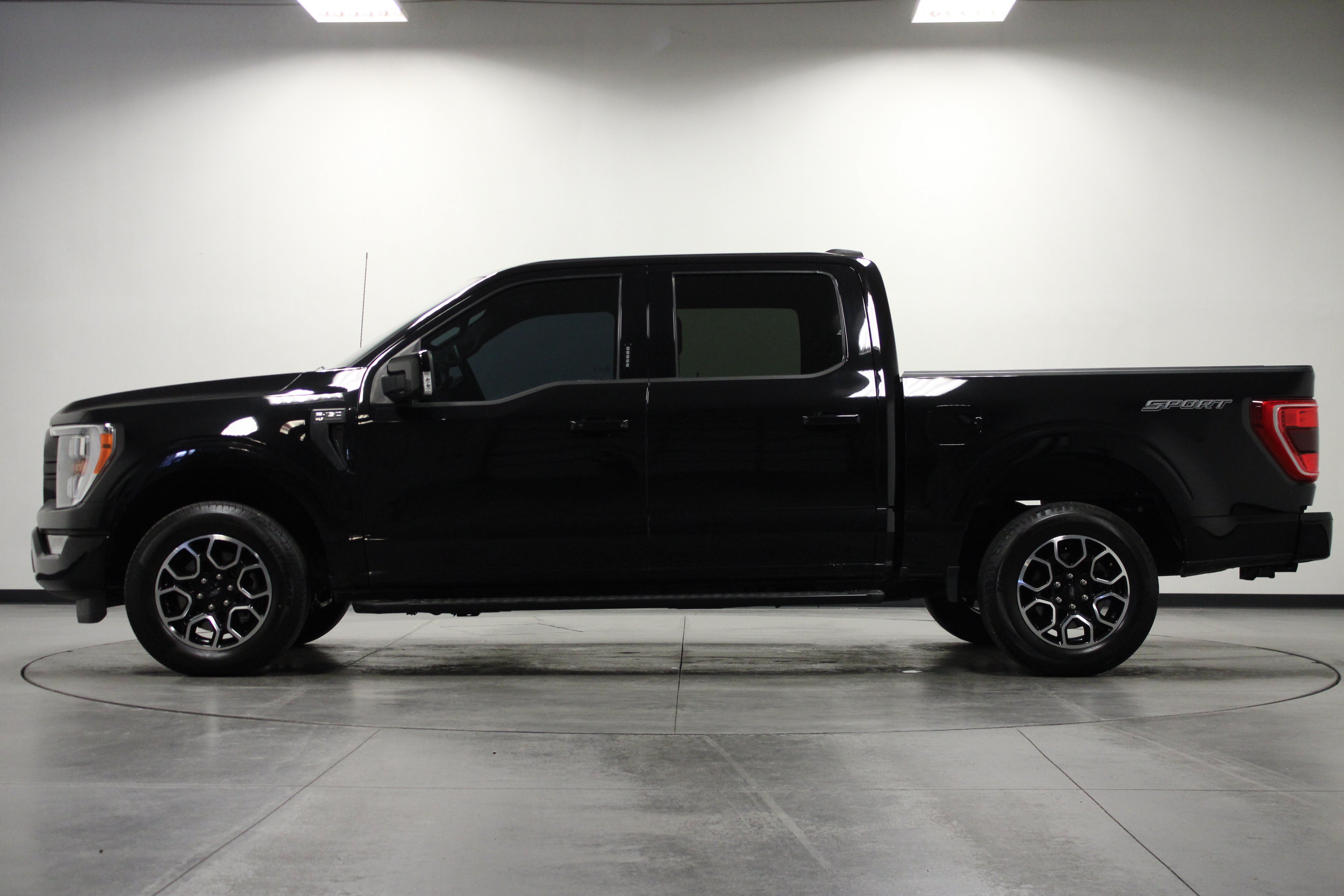 Used 2023 Ford F150 XLT w/ Equipment Group 302A High RWD image 7