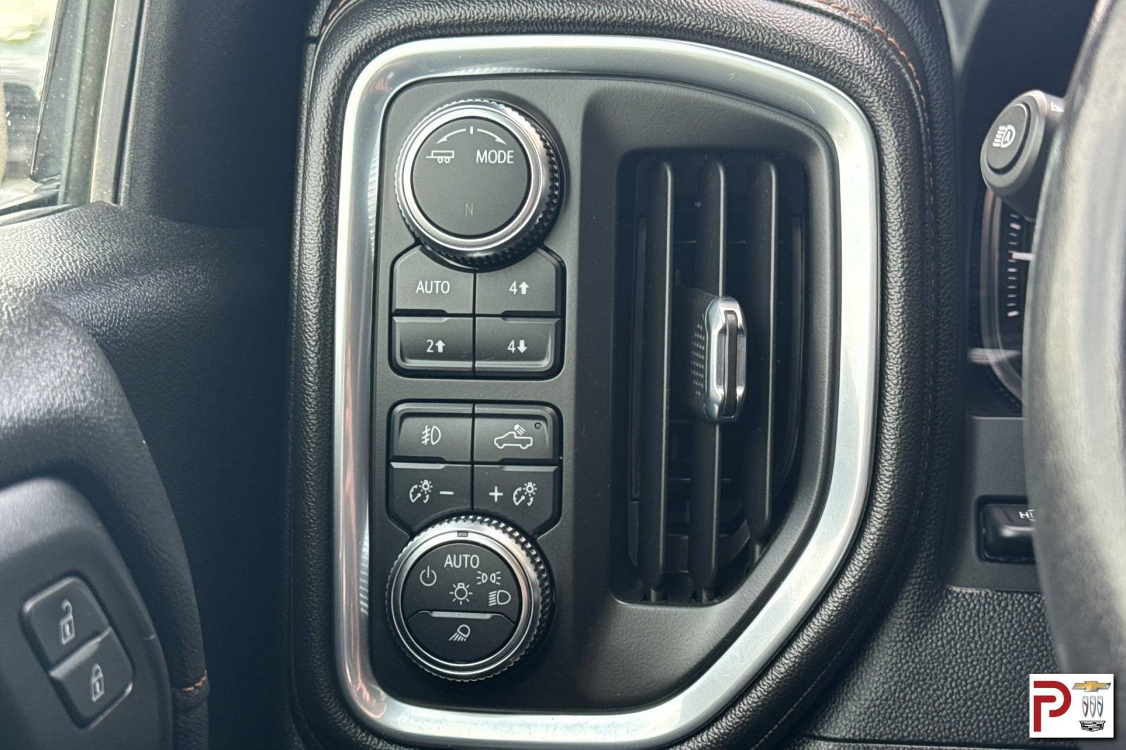 Certified 2022 GMC Sierra 1500 AT4 w/ AT4 Premium Package image 32