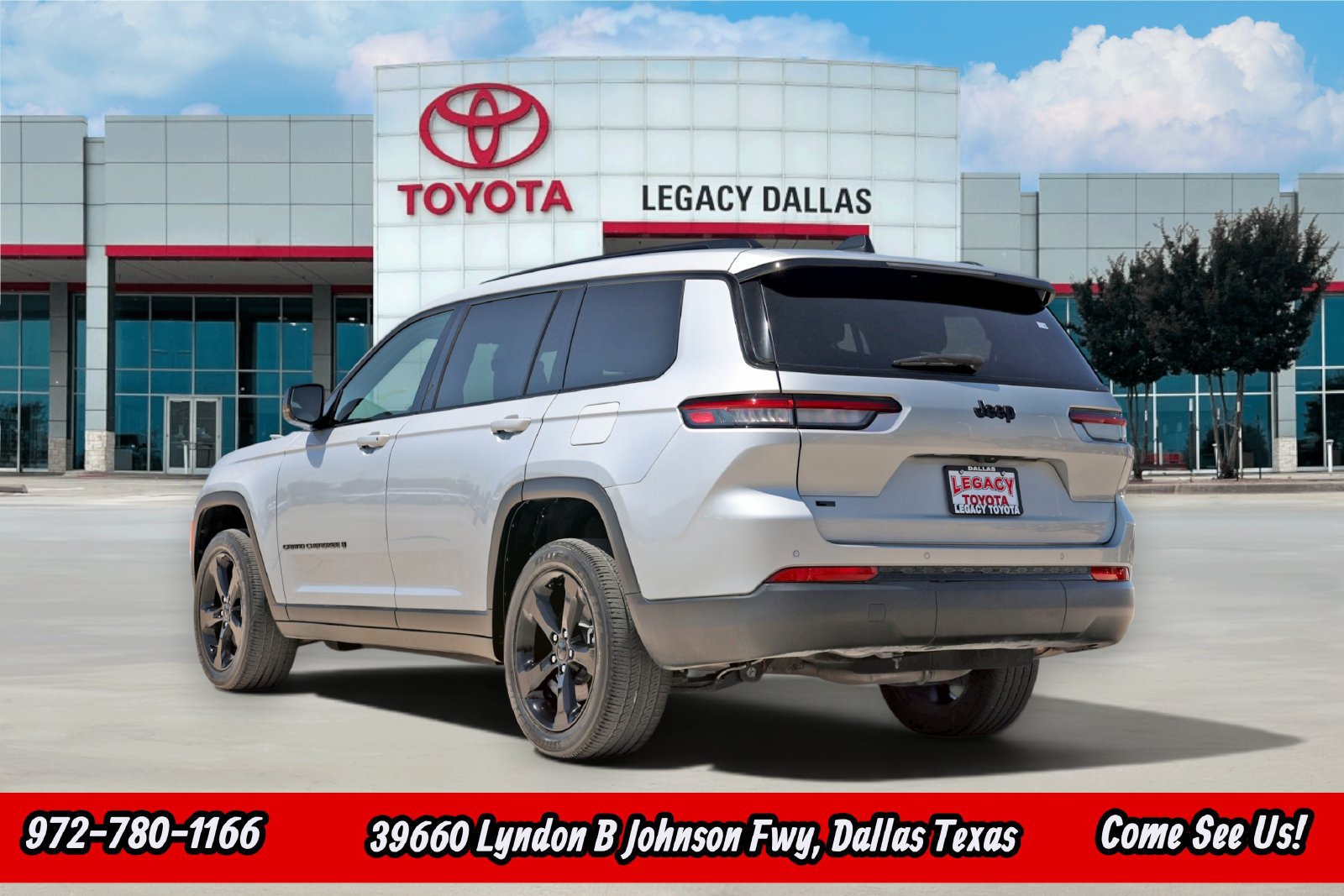 Used 2023 Jeep Grand Cherokee L Laredo RWD image 8