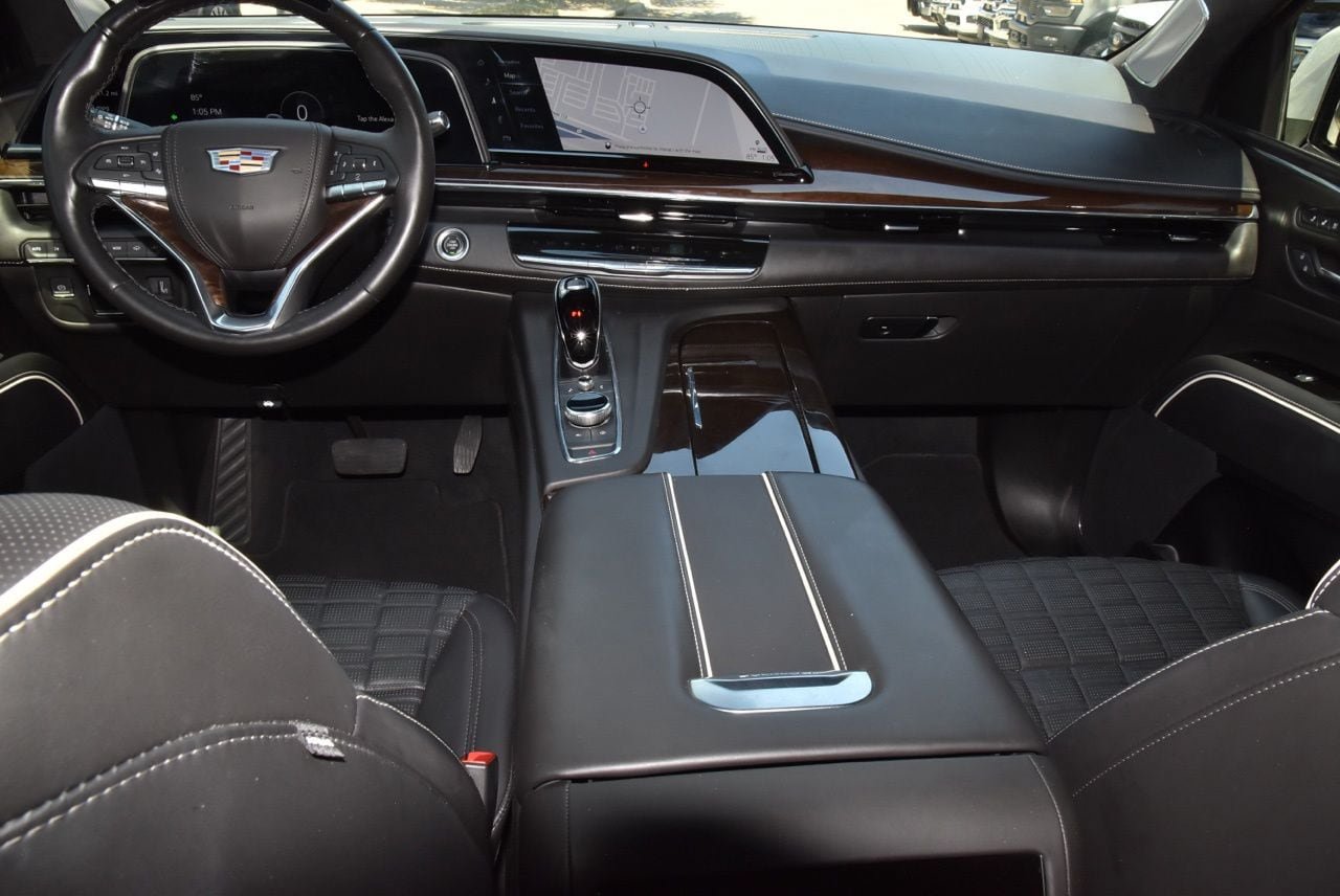 Used 2021 Cadillac Escalade Sport Platinum AWD/4WD image 17