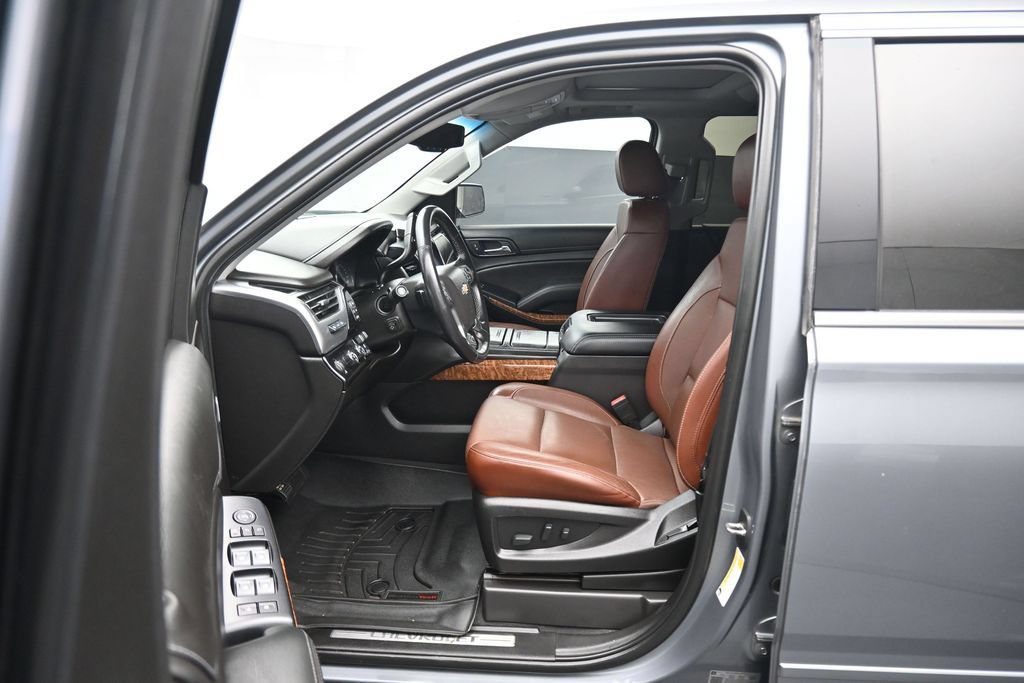 Used 2019 Chevrolet Suburban Premier w/ Premier Plus Edition AWD/4WD image 12