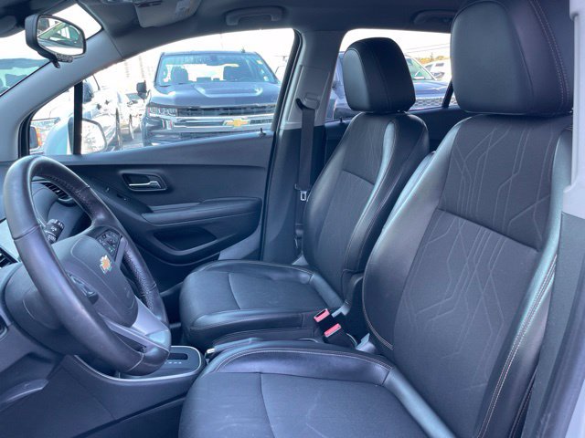 Used 2018 Chevrolet Trax LT w/ LT Convenience Package AWD/4WD image 10