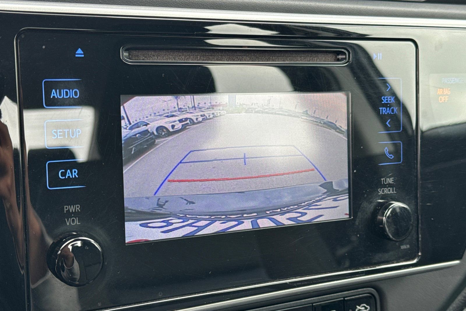 Used 2019 Toyota Corolla LE image 18