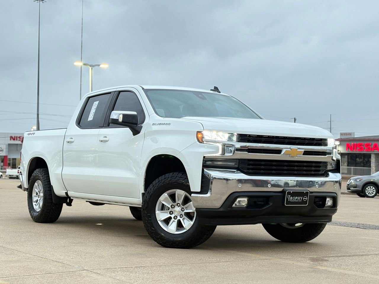 Used 2020 Chevrolet Silverado 1500 LT w/ Convenience Package image 2