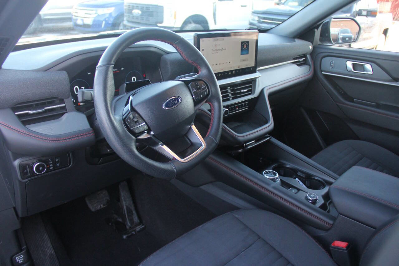Certified 2025 Ford Explorer ST-Line image 28