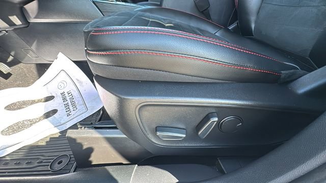 Certified 2022 Ford Escape SEL w/ SEL Stealth AWD Package image 9