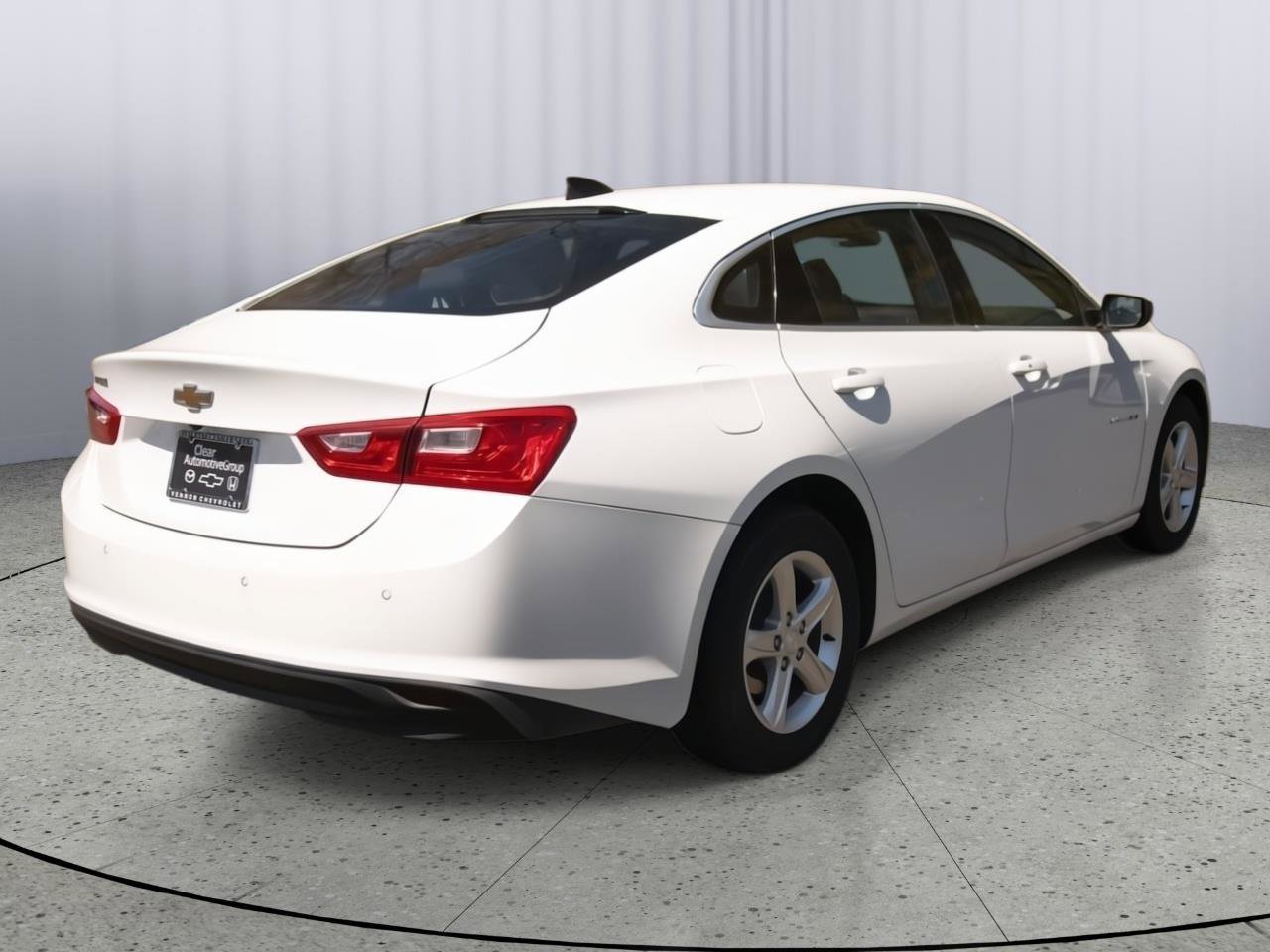 Used 2021 Chevrolet Malibu LS FWD image 21
