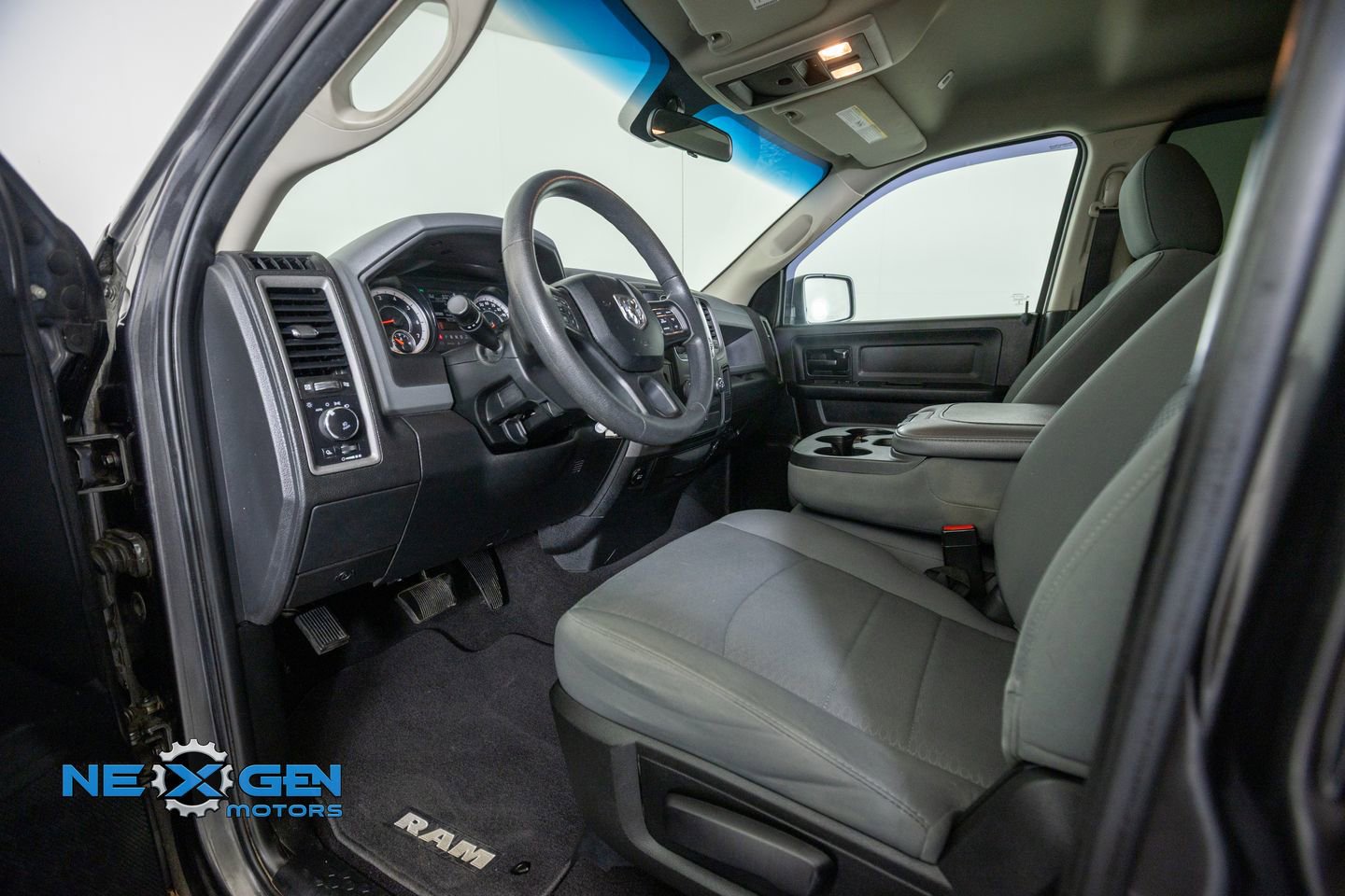 Used 2018 RAM 1500 Express w/ Express Value Package AWD/4WD image 10