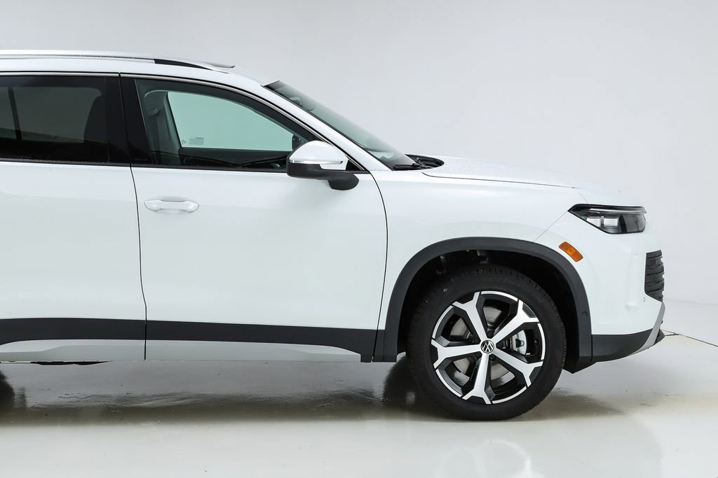 New 2026 Volkswagen Tiguan SE image 12