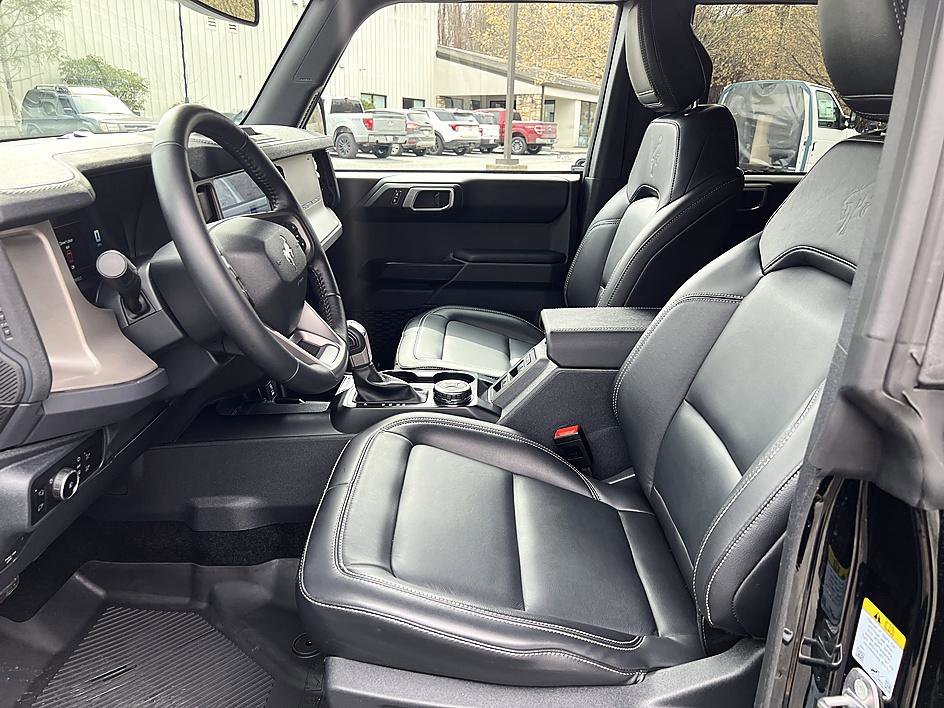 Used 2025 Ford Bronco Outer Banks image 11