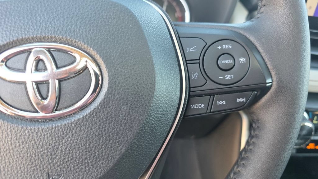 Used 2023 Toyota RAV4 XLE w/ Convenience Package FWD image 15
