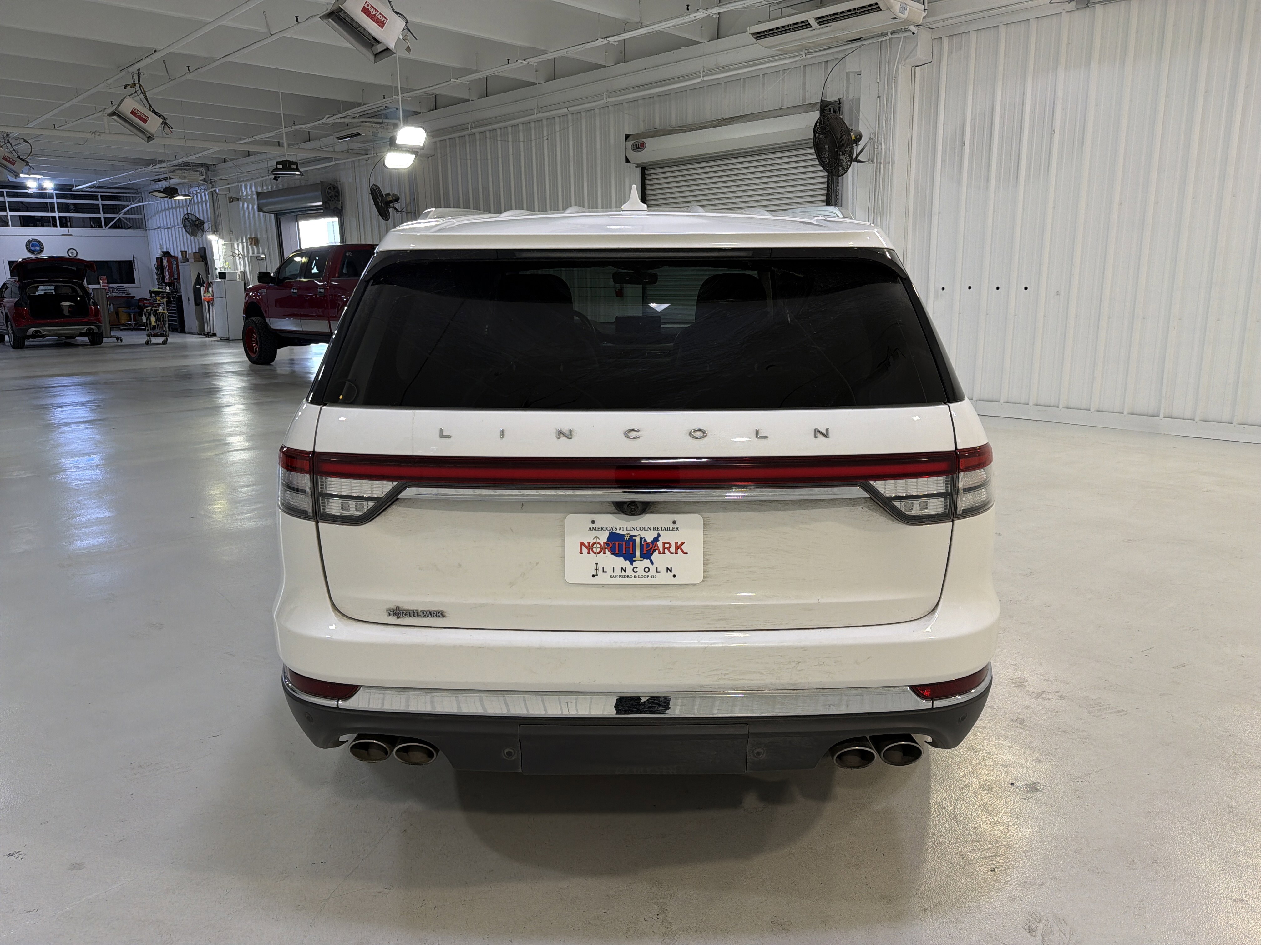 Used 2022 Lincoln Aviator Reserve w/ Equipment Group 201A image 4