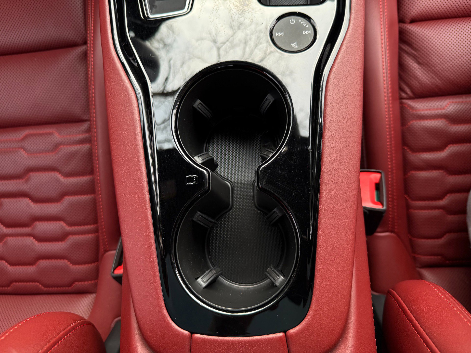 Used 2024 Audi RS e-tron GT w/ Carbon Performance Package image 30