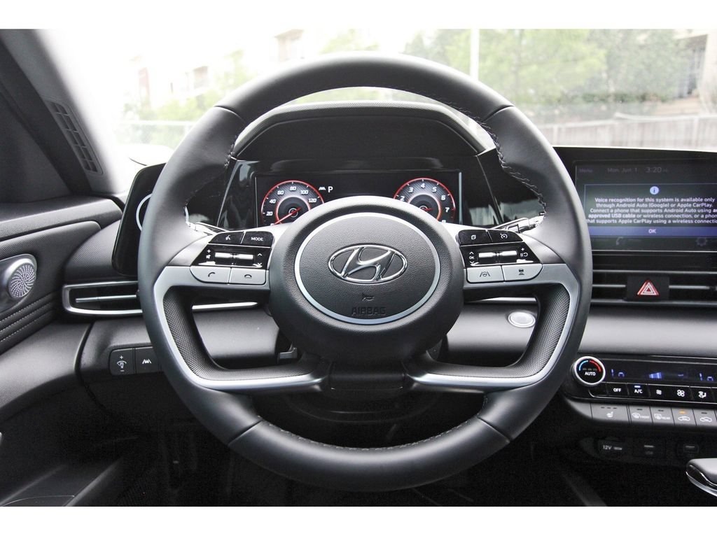 Certified 2022 Hyundai Elantra SEL w/ Convenience + Premium Package FWD image 16