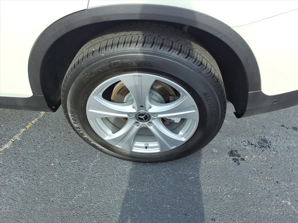 Used 2018 Mercedes-Benz GLC 300 4MATIC w/ Premium Package image 8