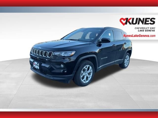 Used 2024 Jeep Compass Latitude image 10