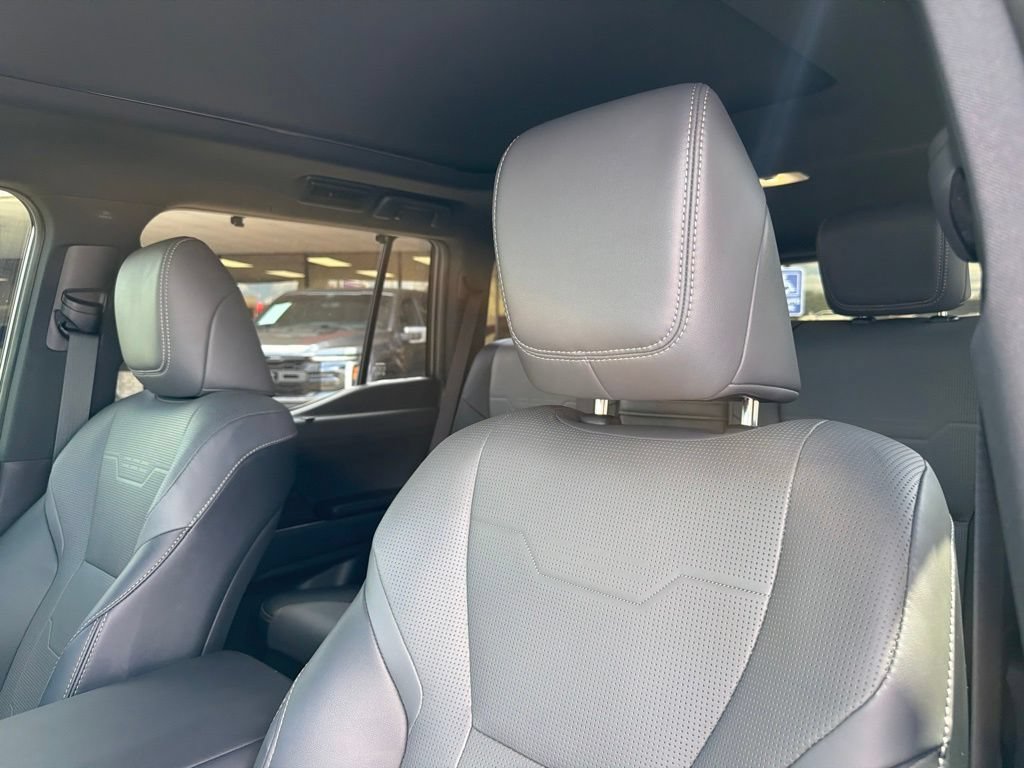 Used 2025 Lexus GX 550 AWD/4WD image 21