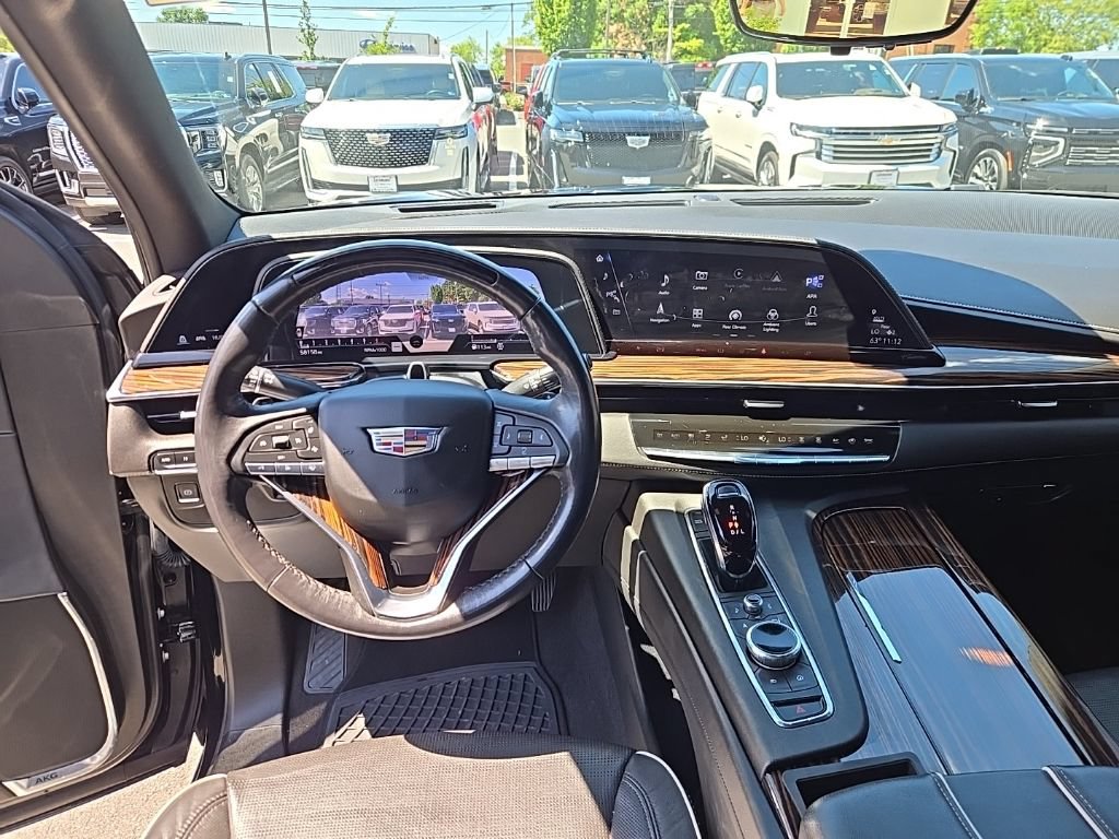 Used 2023 Cadillac Escalade ESV Premium Luxury AWD/4WD image 15