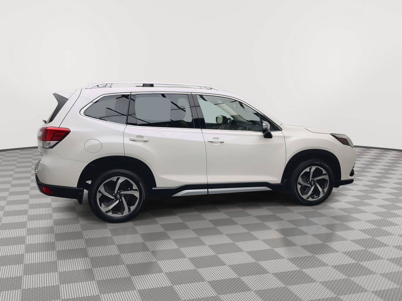 Used 2022 Subaru Forester Touring w/ Popular Package #3 AWD/4WD image 41