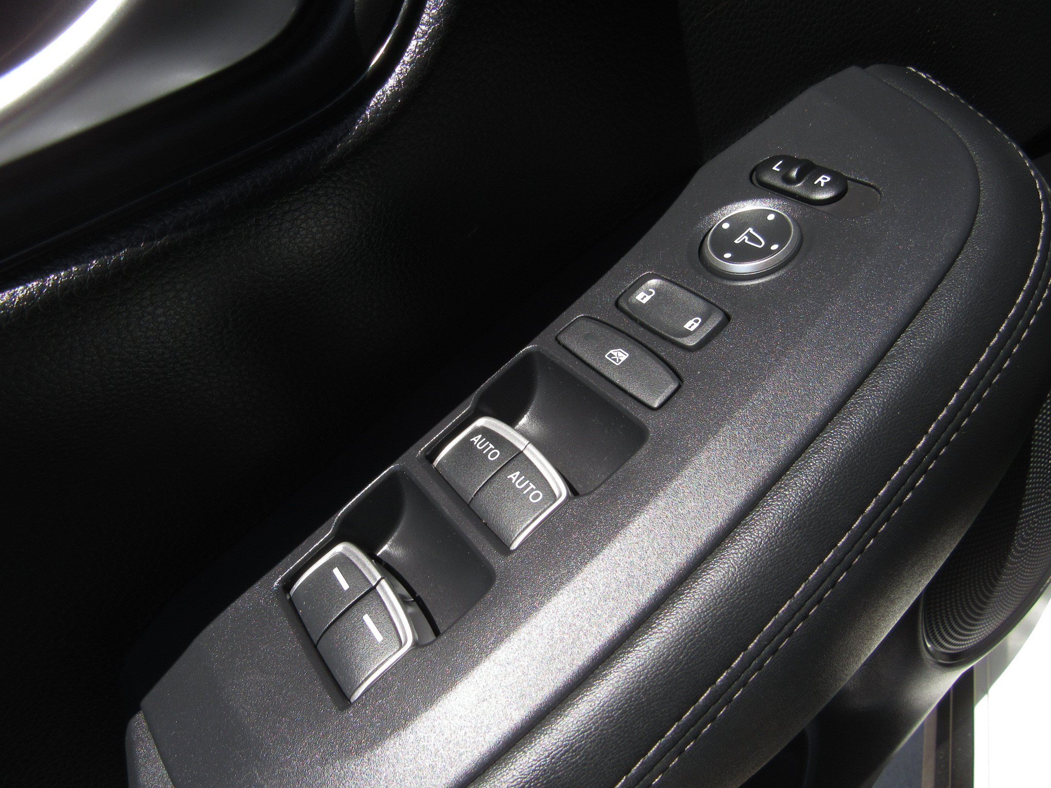 Certified 2024 Honda HR-V EX-L image 23