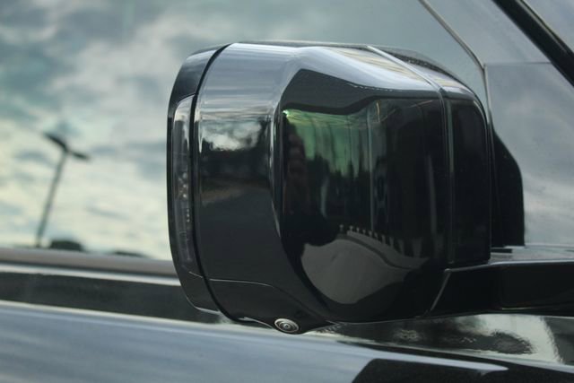 Used 2025 Land Rover Defender 110 X image 13