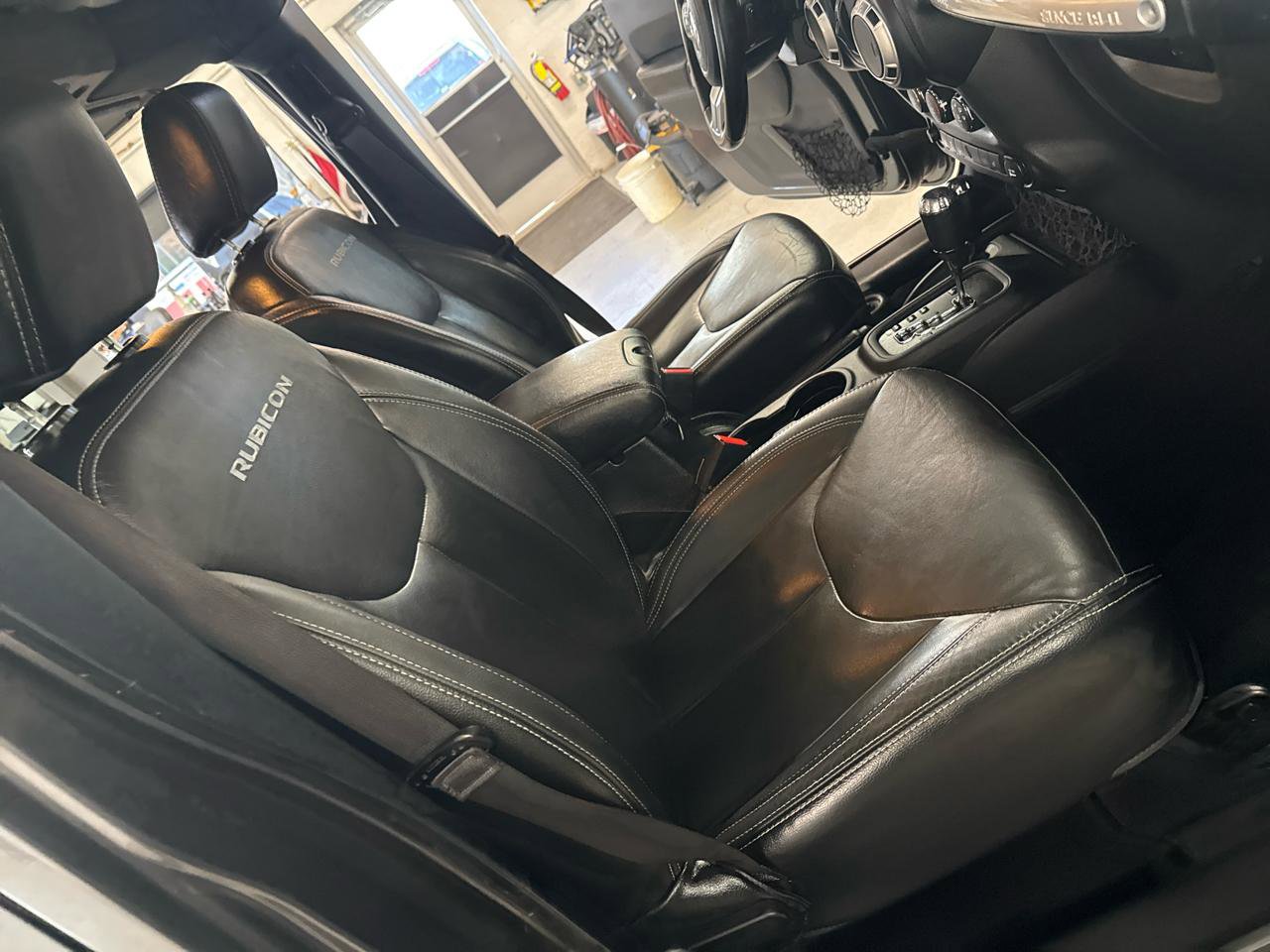 Used 2017 Jeep Wrangler Unlimited Rubicon image 46